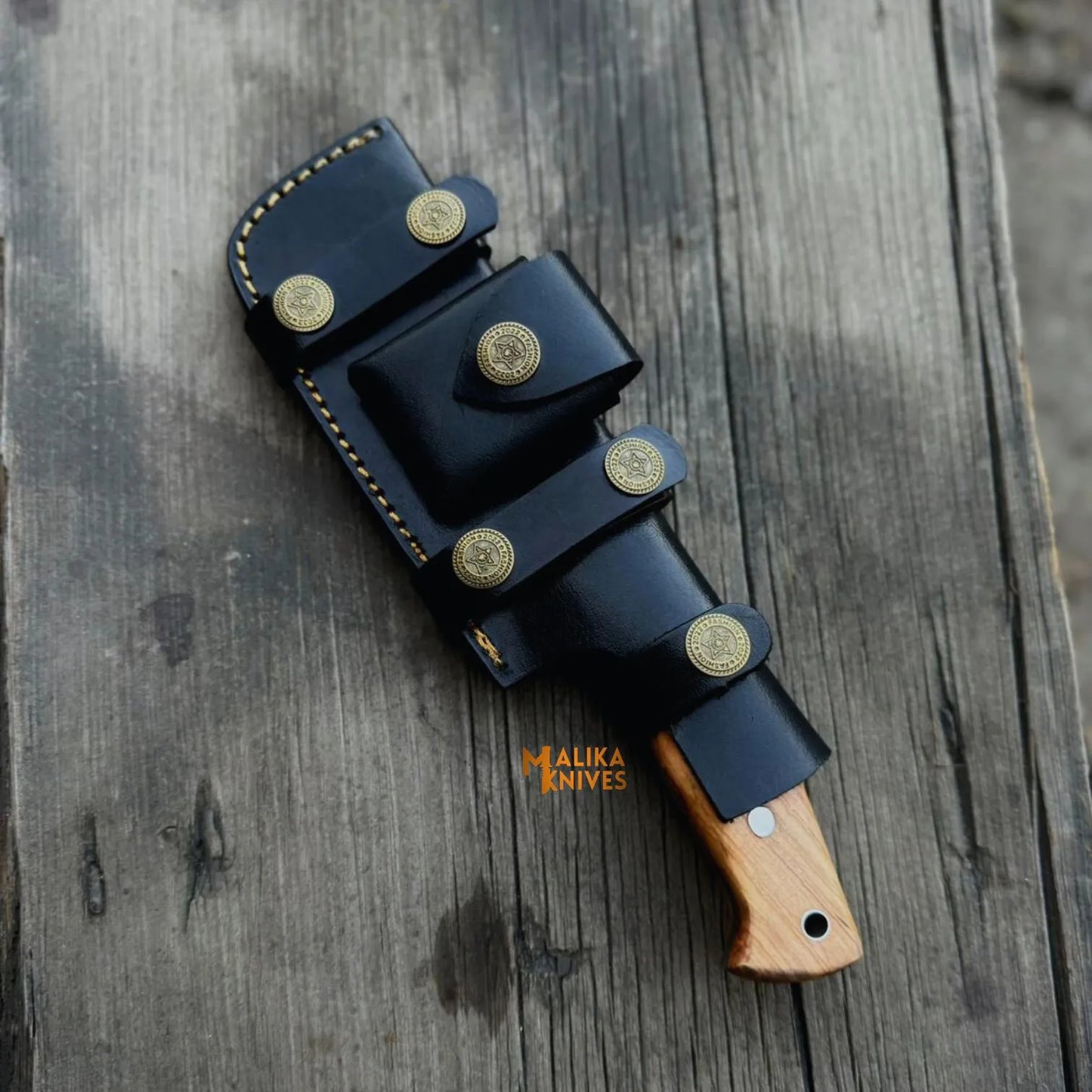 D2 Bushcraft Hunting Knife Walnut Handle
