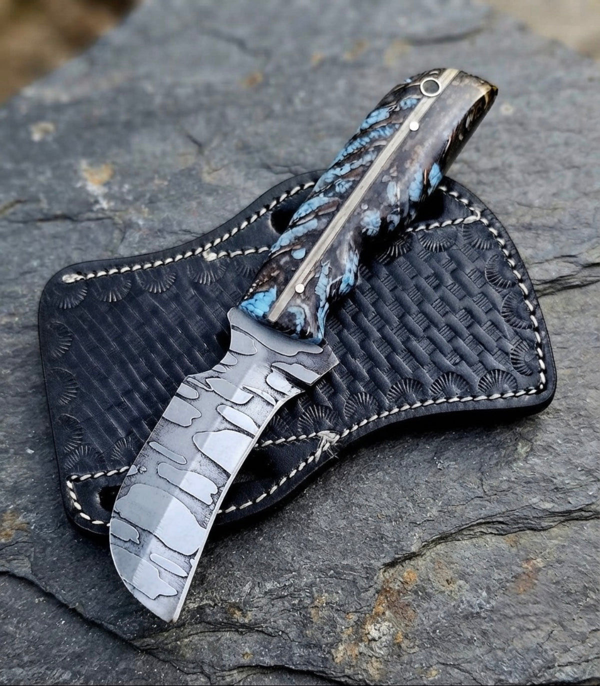 Lineman knife with tooled detailed leather sheath 218