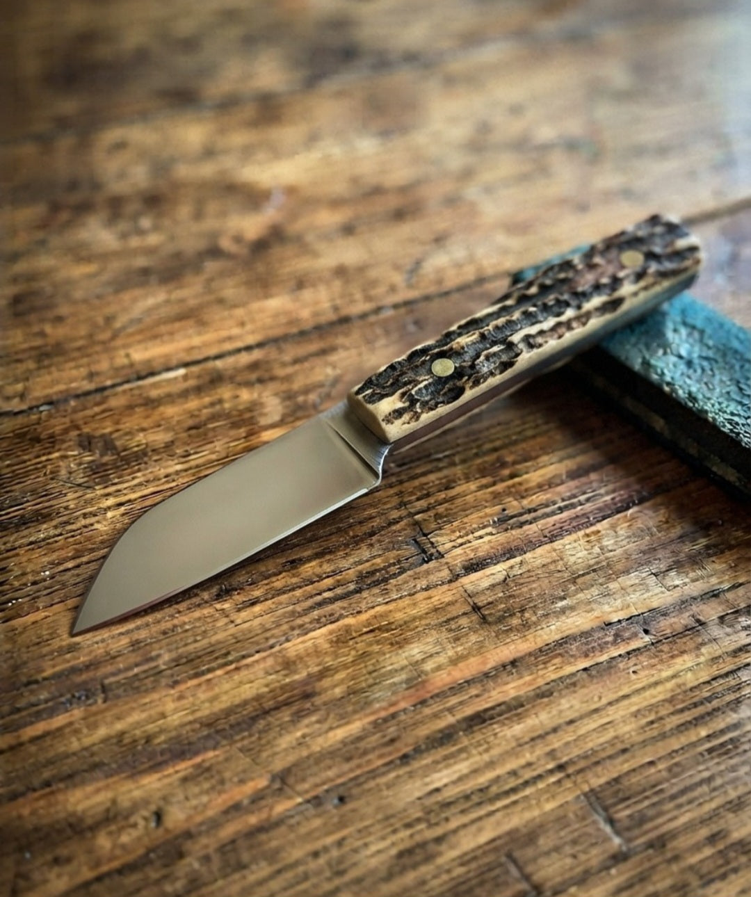 Wire splicing knife with stag horn handle 215