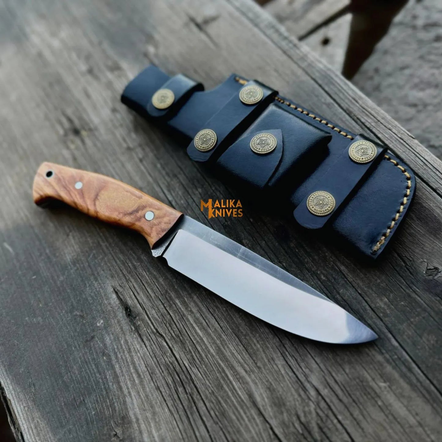 D2 Bushcraft Hunting Knife Walnut Handle
