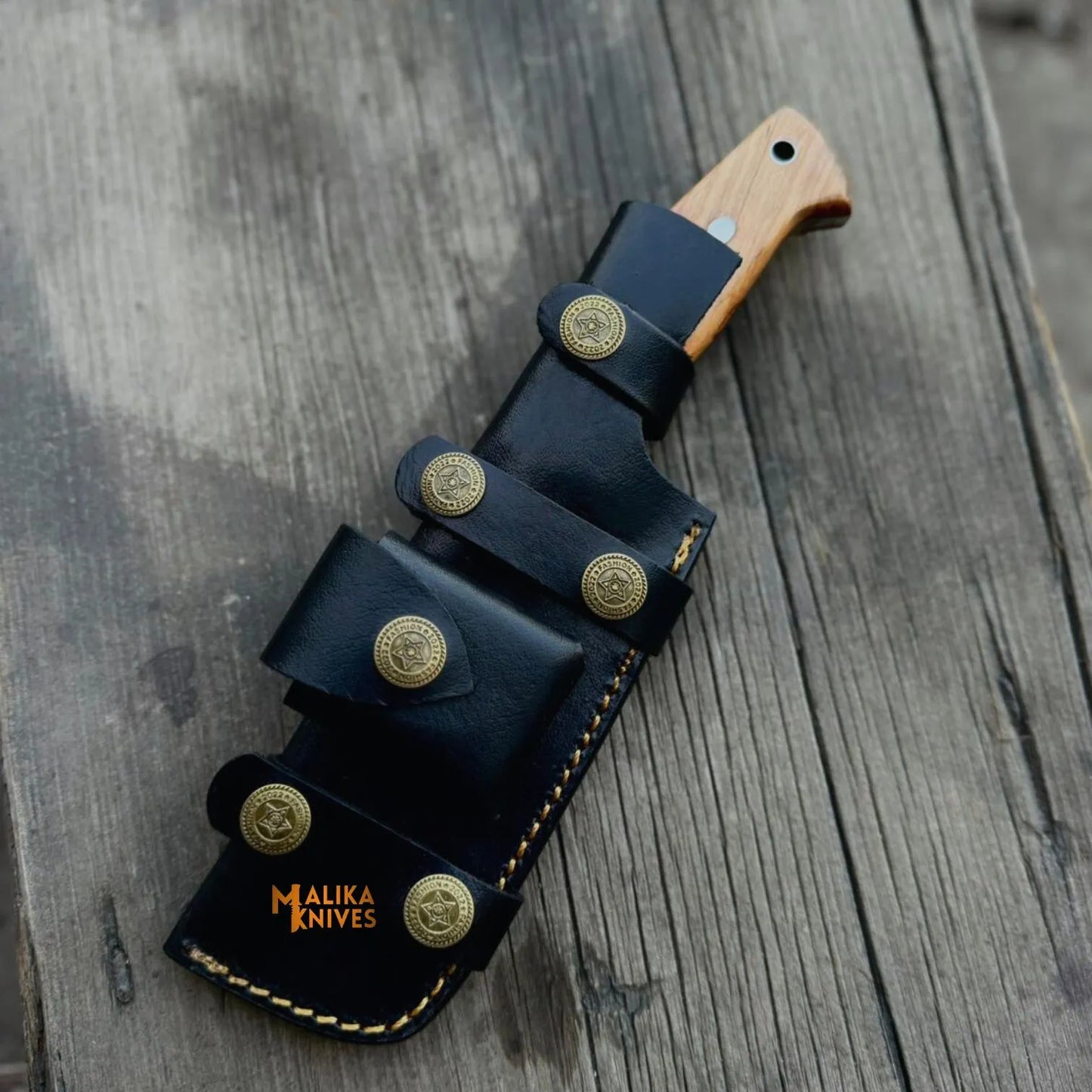 D2 Bushcraft Hunting Knife Walnut Handle