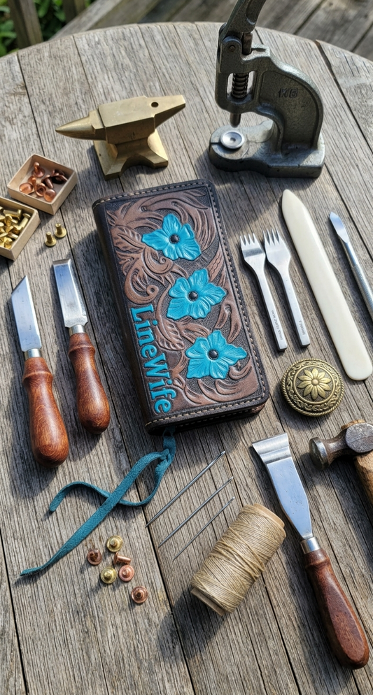 Womens Linewife Leather Wallet