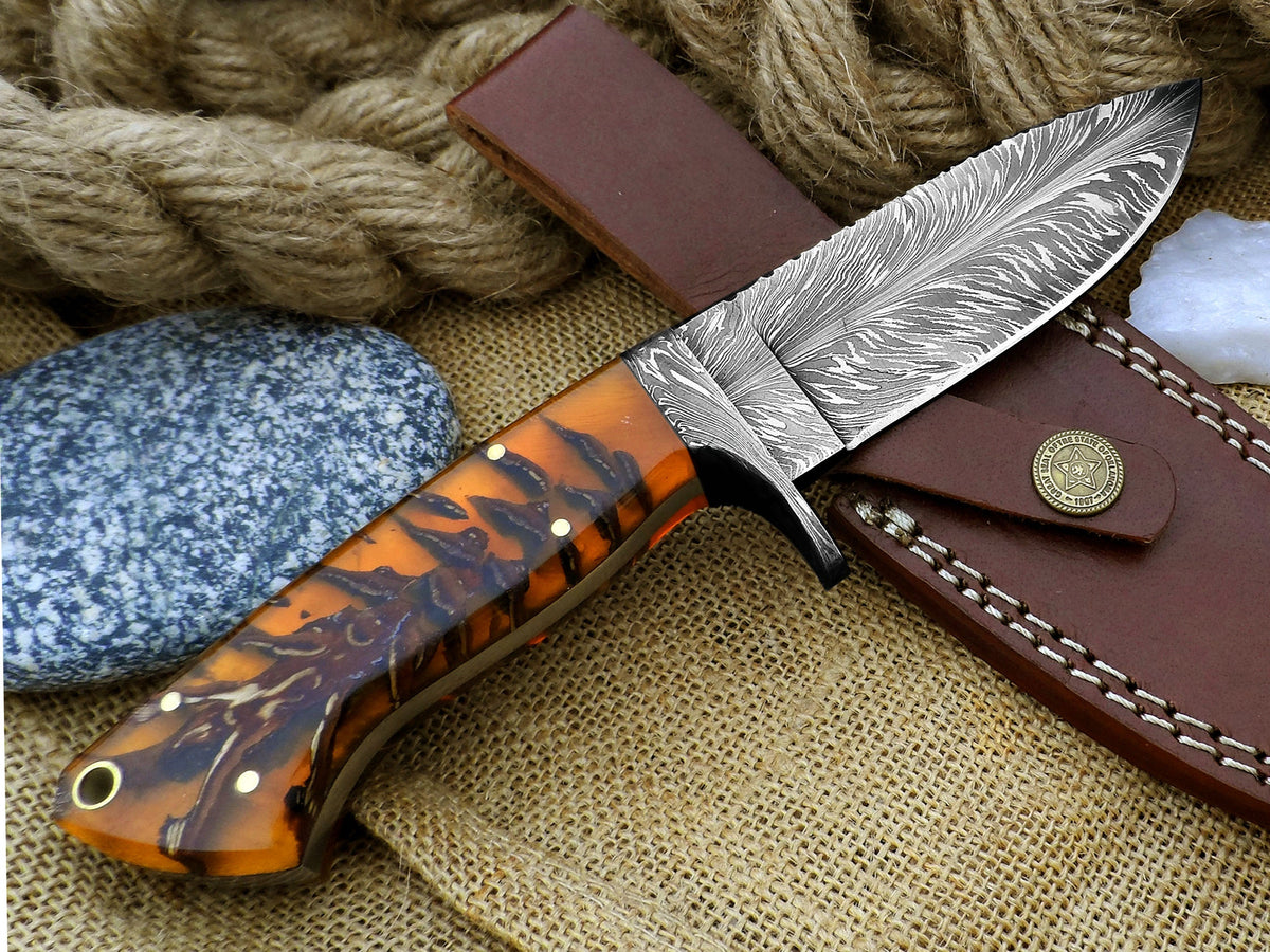 Best Deer Skinning Knife - Feather Damascus Pinecone Handle