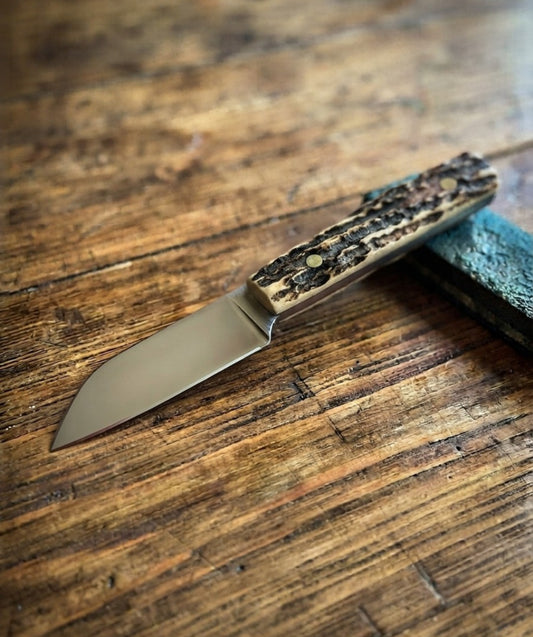 Wire splicing knife with stag horn handle 215