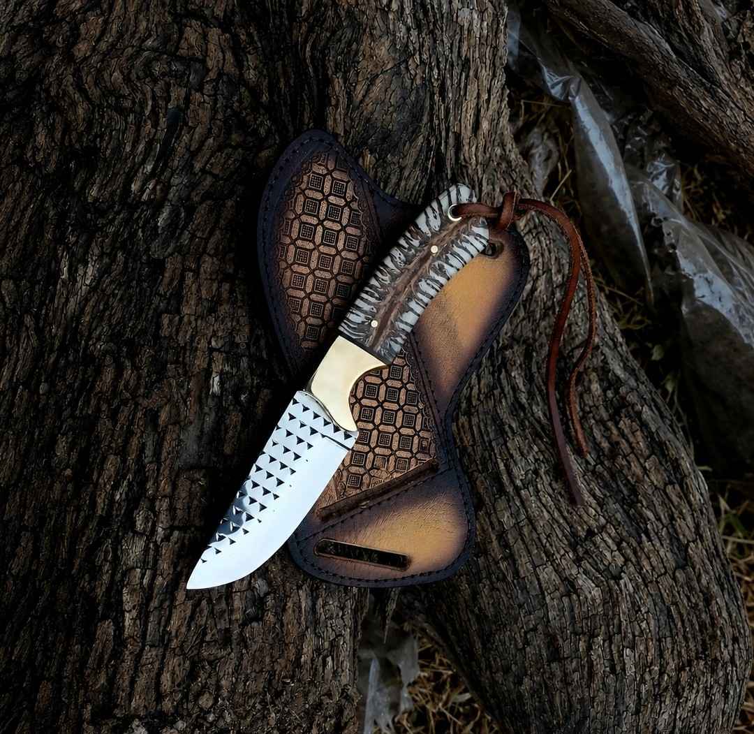 Rasp Steel Cowboy Knife – 8" Skinner with Pine Cone Handle & Crossdraw Sheath